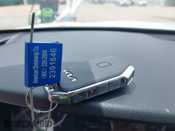 2023 Kia K5 LXS z VIN 5XXG14J2XPG210651, wystawiony jako IAAI lot #42243437 z przebiegiem 37 367 mil mil oraz . Historia ofert i sprzedaży dostępna na DreamBid. Obrazek 11.