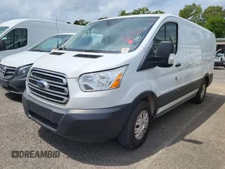 2019 Ford Transit z VIN 1FTYE1YM4KKA38033, wystawiony jako IAAI lot #42293356 z przebiegiem 135 234 mil mil oraz . Historia ofert i sprzedaży dostępna na DreamBid. Obrazek 1.