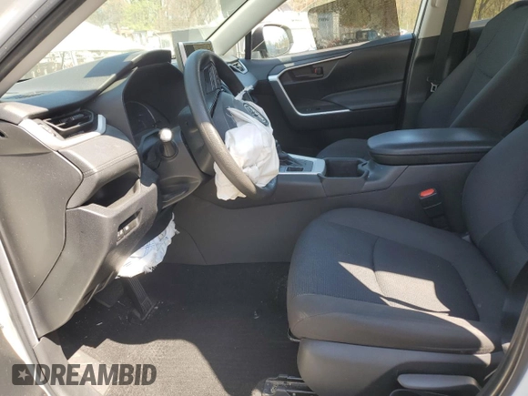 2023 Toyota RAV4 LE z VIN 2T3G1RFV6PC329344, wystawiony jako Copart lot #52164075 z przebiegiem Nie podano mil oraz Szkoda całkowita • Salvage title. Historia ofert i sprzedaży dostępna na DreamBid. Obrazek 7.