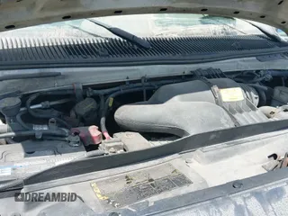 2013 Ford Econoline Cargo Commercial z VIN 1FTNS2EW8DDA88142, wystawiony jako IAAI lot #42815258 z przebiegiem 326 304 mil mil oraz . Historia ofert i sprzedaży dostępna na DreamBid. Obrazek 19.