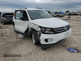 2017 Volkswagen Tiguan S with VIN WVGAV7AX6HK051668, listed as a Copart auction lot 55652795 with 83,109 mi miles and Clean Title. Bid and sale history available at DreamBid. Image 4.