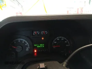 2013 Ford Econoline Cargo Commercial z VIN 1FTNE2EL2DDB26364, wystawiony jako IAAI lot #42854334 z przebiegiem 98 848 mil mil oraz . Historia ofert i sprzedaży dostępna na DreamBid. Obrazek 9.