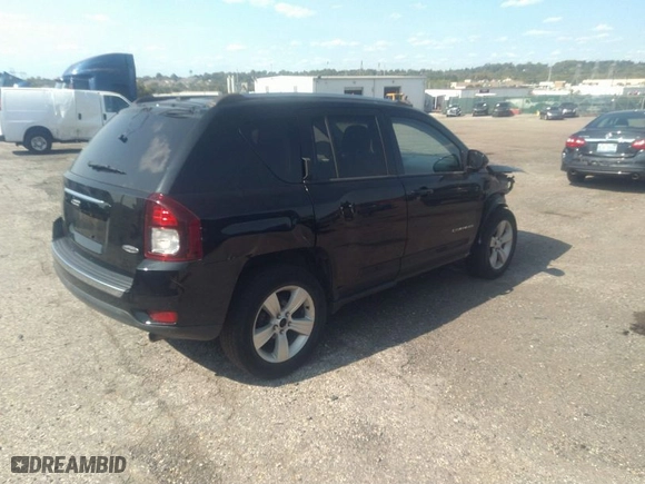 2015 Jeep Compass Latitude with VIN 1C4NJDEB9FD436397, listed as a IAAI auction lot 40294604 with 89,364 mi miles. Bid and sale history available at carsss.com. Image 4.