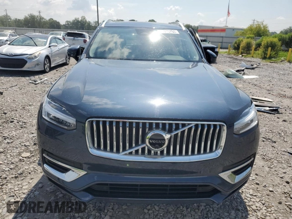 2023 Volvo XC90 Plus Bright Theme z VIN YV4H60CN5P1941258, wystawiony jako Copart lot #65315794 z przebiegiem Nie podano mil oraz Szkoda całkowita • Salvage title. Historia ofert i sprzedaży dostępna na DreamBid. Obrazek 5.