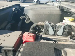 2025 Ram 1500 Big Horn z VIN 1C6SRFFP5SN561989, wystawiony jako IAAI lot #43563894 z przebiegiem 41 118 mil mil oraz . Historia ofert i sprzedaży dostępna na DreamBid. Obrazek 19.