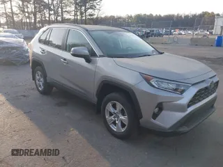 2020 Toyota RAV4 XLE with VIN 2T3P1RFV8LW117943, listed as a IAAI auction lot 41319745 with 17,159 mi miles. Bid and sale history available at carsss.com. Image 1.