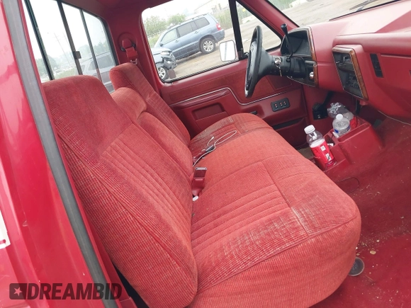 1989 Ford F-150 with VIN 1FTEF14NXKKA50427, listed as a IAAI auction lot 42449724 with 98,001 mi miles and . Bid and sale history available at DreamBid. Image 5.