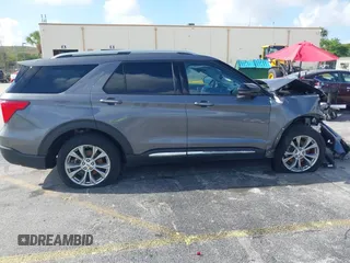 2022 Ford Explorer Limited with VIN 1FMSK7FH8NGA63785, listed as a IAAI auction lot 41917975 with 50,647 mi miles. Bid and sale history available at carsss.com. Image 13.