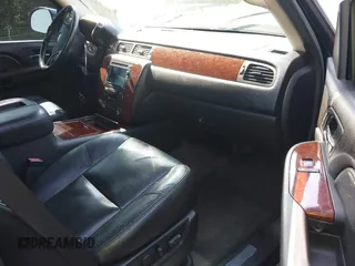 2009 Chevrolet Avalanche LTZ with VIN 3GNFK32029G183386, listed as a IAAI auction lot 42158590 with 307,685 mi miles and . Bid and sale history available at DreamBid. Image 5.