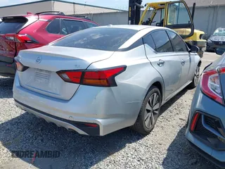 2019 Nissan Altima SL with VIN 1N4BL4EV3KC230490, listed as a IAAI auction lot 41786522 with 113,320 mi miles and . Bid and sale history available at DreamBid. Image 4.