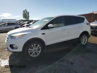 2019 Ford Escape SE z VIN 1FMCU0GD4KUC06925, wystawiony jako Copart lot #57157965 z przebiegiem 84 816 mil mil oraz Czysty tytuł • Clean title. Historia ofert i sprzedaży dostępna na DreamBid. Obrazek 1.