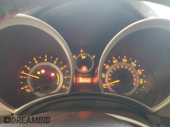 2014 Scion tC z VIN JTKJF5C7XE3071780, wystawiony jako Copart lot #47220975 z przebiegiem 102 630 mil mil oraz Szkody całkowita. Historia ofert i sprzedaży dostępna na DreamBid. Obrazek 9.