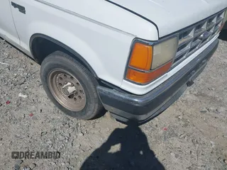 1992 Ford Ranger with VIN 1FTCR10A3NUD60462, listed as a IAAI auction lot 41726364 with 1 mi miles. Bid and sale history available at carsss.com. Image 6.