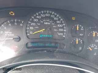 2005 Chevrolet Tahoe Z71 with VIN 1GNEC13T45R192543, listed as a IAAI auction lot 41616729 with 333,259 mi miles. Bid and sale history available at carsss.com. Image 7.