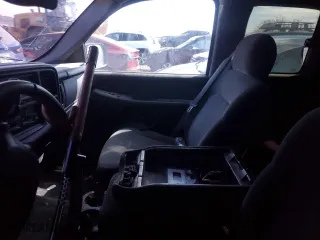 2001 Chevrolet Silverado 1500 LS with VIN 2GCEC19TX11100550, listed as a Copart auction lot 48069135 with 0 mi miles and Salvage Title. Bid and sale history available at carsss.com. Image 7.
