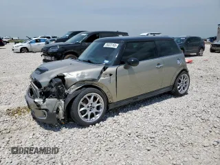 2007 MINI Hardtop S z VIN WMWMF73557TL83410, wystawiony jako Copart lot #56825165 z przebiegiem 62 004 mil mil oraz Szkoda całkowita • Salvage title. Historia ofert i sprzedaży dostępna na DreamBid. Obrazek 1.