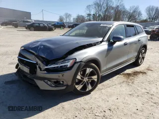 2020 Volvo V60 z VIN YV4102WK5L1035461, wystawiony jako Copart lot #39978503 z przebiegiem 39 013 mil mil oraz . Historia ofert i sprzedaży dostępna na DreamBid. Obrazek 1.