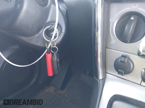 2005 Toyota Matrix STD with VIN 2T1KR32E25C415018, listed as a IAAI auction lot 42072315 with 106,800 mi miles and . Bid and sale history available at DreamBid. Image 11.