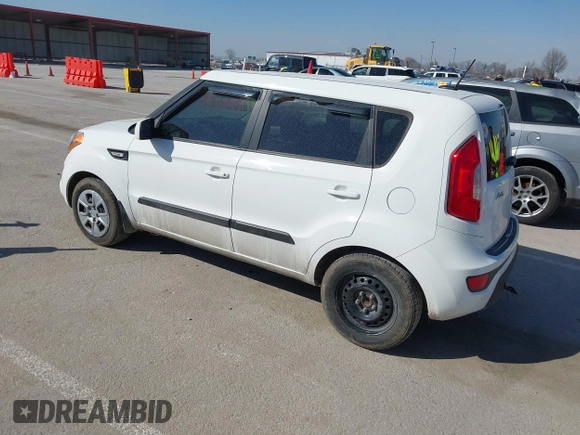 2013 Kia Soul with VIN KNDJT2A58D7768873, listed as a IAAI auction lot 41737963 with 184,532 mi miles. Bid and sale history available at carsss.com. Image 3.