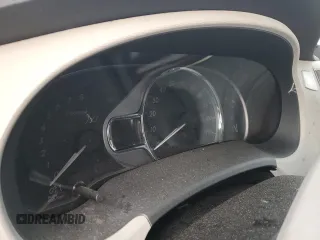 2011 Toyota Sienna XLE z VIN 5TDDK3DC2BS023443, wystawiony jako Copart lot #88552205 z przebiegiem Nie podano mil oraz Nie do naprawy • Non repairable. Historia ofert i sprzedaży dostępna na DreamBid. Obrazek 9.