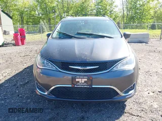 2018 Chrysler Pacifica Touring L with VIN 2C4RC1BG1JR112084, listed as a IAAI auction lot 42206441 with 163,952 mi miles and . Bid and sale history available at DreamBid. Image 12.