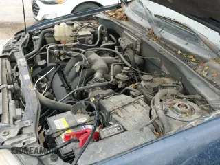 2002 Ford Escape XLT Choice с VIN 1FMYU03122KB98126, выставлен на аукционе IAAI как лот 41931702 с пробегом 225 401 миль миль и . История ставок и продаж доступна на DreamBid. Изображение 12.