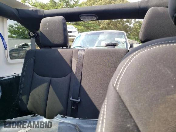 2018 Jeep Wrangler JK Unlimited Sahara with VIN 1C4BJWEG7JL856975, listed as a Copart auction lot 59562484 with 101,419 mi miles and Salvage Title. Bid and sale history available at carsss.com. Image 10.