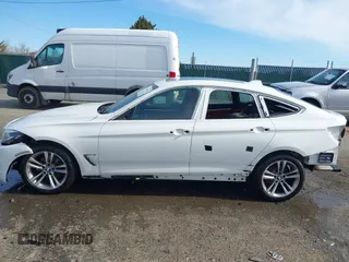 2018 BMW 3 Series 330i xDrive with VIN WBA8Z9C57JB220047, listed as a IAAI auction lot 41721186 with 66,725 mi miles. Bid and sale history available at carsss.com. Image 15.