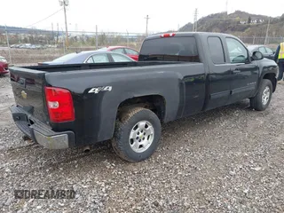 2011 Chevrolet Silverado 1500 LT with VIN 1GCRKSE07BZ441855, listed as a IAAI auction lot 41958383 with 222,990 mi miles and . Bid and sale history available at DreamBid. Image 4.