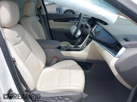 2022 Cadillac XT6 Premium Luxury with VIN 1GYKPCRS2NZ161800, listed as a IAAI auction lot 42174382 with 45,746 mi miles and . Bid and sale history available at DreamBid. Image 5.