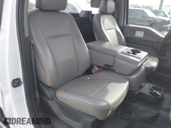 2018 Ford F-150 XL with VIN 1FTMF1EBXJFB94518, listed as a IAAI auction lot 41463535 with 137,037 mi miles. Bid and sale history available at carsss.com. Image 8.