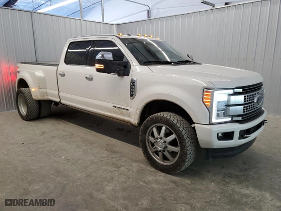 2018 Ford Super Duty F-350 DRW XL with VIN 1FT8W3DT3JEB87472, listed as a Copart auction lot 82901364 with 107,992 mi miles and Clean Title. Bid and sale history available at carsss.com. Image 4.