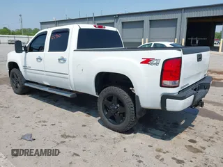 2011 GMC Sierra 2500HD Denali with VIN 1GT125CG9BF175853, listed as a IAAI auction lot 42487600 with 125,950 mi miles and . Bid and sale history available at DreamBid. Image 3.