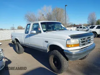 1992 Ford F-150 with VIN 1FTEX14H2NKB74123, listed as a IAAI auction lot 41883058 with 176,880 mi miles. Bid and sale history available at carsss.com. Image 1.