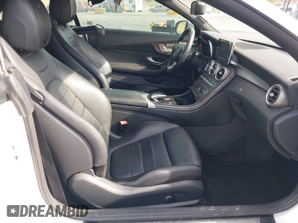 2018 Mercedes-Benz C 300 z VIN WDDWK4JB3JF643216, wystawiony jako IAAI lot #41140000 z przebiegiem 85 819 mil mil oraz . Historia ofert i sprzedaży dostępna na DreamBid. Obrazek 5.