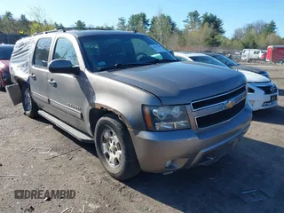 2011 Chevrolet Suburban LT с VIN 1GNSKJE3XBR126576, выставлен на аукционе IAAI как лот 42093300 с пробегом 255 976 миль миль и . История ставок и продаж доступна на DreamBid. Изображение 13.