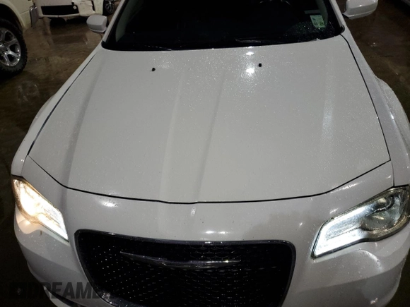 2015 Chrysler 300 Limited with VIN 2C3CCAAG5FH820184, listed as a Copart auction lot 84105134 with 210,459 mi miles and Salvage Title. Bid and sale history available at carsss.com. Image 13.