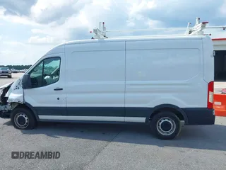 2023 Ford Transit Cargo z VIN 1FTBR1C85PKB34166, wystawiony jako IAAI lot #42216076 z przebiegiem 62 442 mil mil oraz . Historia ofert i sprzedaży dostępna na DreamBid. Obrazek 14.
