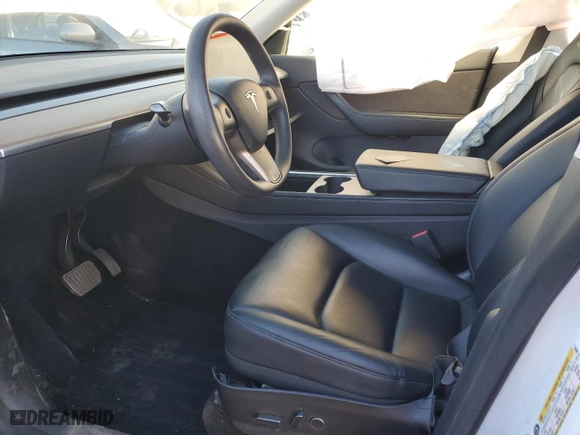 2021 Tesla Model Y Long Range with VIN 5YJYGDEEXMF199396, listed as a Copart auction lot 43366655 with 31,480 mi miles and Salvage Title. Bid and sale history available at carsss.com. Image 7.
