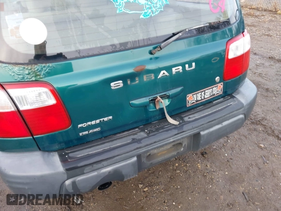 2001 Subaru Forester L with VIN JF1SF63501G733293, listed as a IAAI auction lot 41922722 with 333,291 mi miles. Bid and sale history available at carsss.com. Image 14.