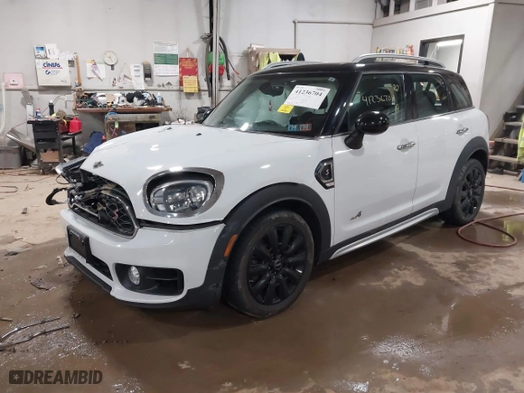 2017 MINI Countryman Cooper S with VIN WMZYT5C36H3D80567, listed as a IAAI auction lot 41236704 with 80,475 mi miles. Bid and sale history available at carsss.com. Image 17.