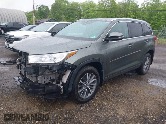 2018 Toyota Highlander SE with VIN 5TDJZRFH1JS867420, listed as a IAAI auction lot 42162279 with 58,504 mi miles and . Bid and sale history available at DreamBid. Image 18.