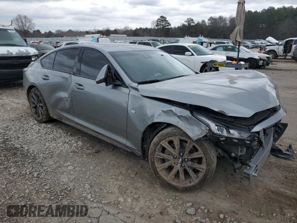 2024 Cadillac CT5 Sport z VIN 1G6DP5RK1R0100462, wystawiony jako Copart lot #47562155 z przebiegiem 12 213 mil mil oraz Szkody całkowita. Historia ofert i sprzedaży dostępna na DreamBid. Obrazek 4.