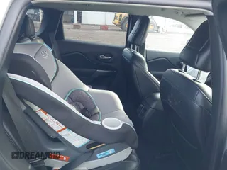 2020 Jeep Cherokee Latitude Plus with VIN 1C4PJMLB4LD652178, listed as a IAAI auction lot 41865642 with 77,096 mi miles and . Bid and sale history available at DreamBid. Image 8.