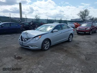 2013 Hyundai Sonata SE with VIN 5NPEC4AC9DH549041, listed as a IAAI auction lot 41900127 with 142,265 mi miles. Bid and sale history available at carsss.com. Image 2.