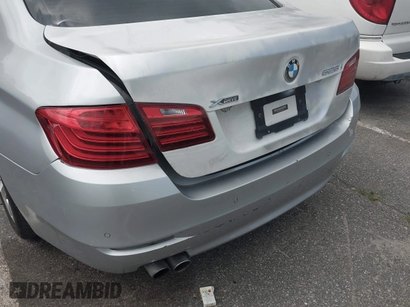 2014 BMW 5 Series 528i xDrive z VIN WBA5A7C51ED619786, wystawiony jako IAAI lot #42699350 z przebiegiem 101 872 mil mil oraz . Historia ofert i sprzedaży dostępna na DreamBid. Obrazek 6.