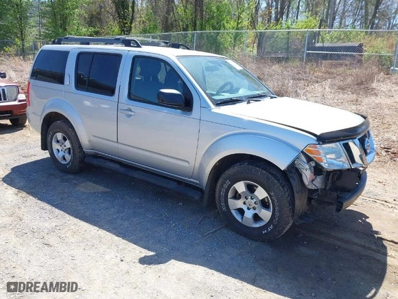 2011 Nissan Pathfinder SV with VIN 5N1AR1NN1BC626741, listed as a IAAI auction lot 41957479 with 204,128 mi miles. Bid and sale history available at carsss.com. Image 1.