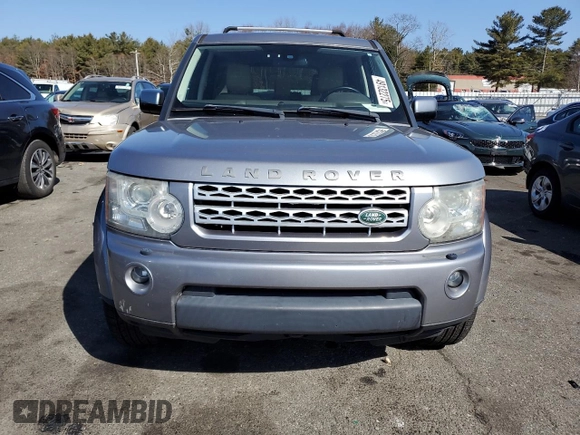 2011 Land Rover LR4 HSE z VIN SALAG2D41BA591096, wystawiony jako Copart lot #49132275 z przebiegiem 180 100 mil mil oraz Czysty tytuł • Clean title. Historia ofert i sprzedaży dostępna na DreamBid. Obrazek 5.