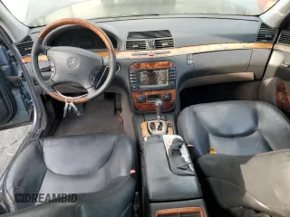 2006 Mercedes-Benz S 500 z VIN WDBNG75J06A462457, wystawiony jako Copart lot #53115985 z przebiegiem Nie podano mil oraz Szkody całkowita. Historia ofert i sprzedaży dostępna na DreamBid. Obrazek 8.