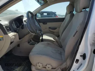 2006 Hyundai Accent GLS z VIN KMHCN46C16U013795, wystawiony jako Copart lot #60937485 z przebiegiem 133 964 mil mil oraz Czysty tytuł • Clean title. Historia ofert i sprzedaży dostępna na DreamBid. Obrazek 7.